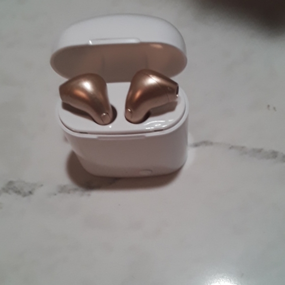 Other - I7s Earbuds,Bluetooth